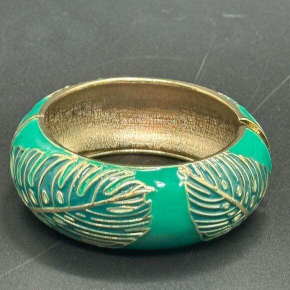 Sequin Neiman Marcus Enamel Green Gold Monstera Leaf Hinged Bangle Bracelet NWOT - Picture 3 of 8